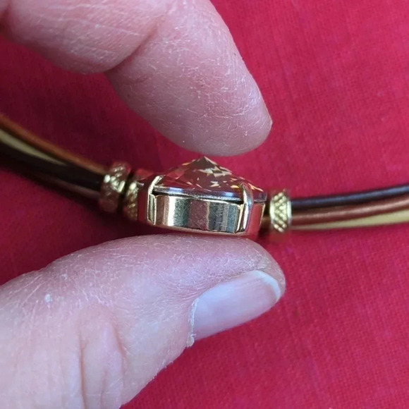 B-JWL-D Amber Color Pendant Choker - Picture 9 of 12